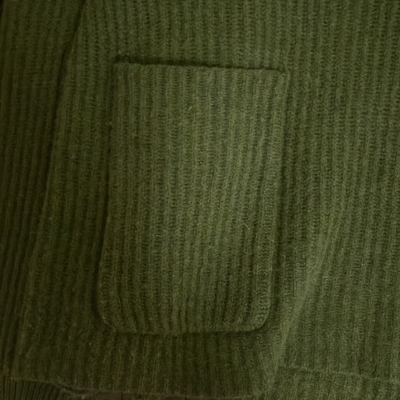 Olive green j crew wool sweater - Picture 5 of 7